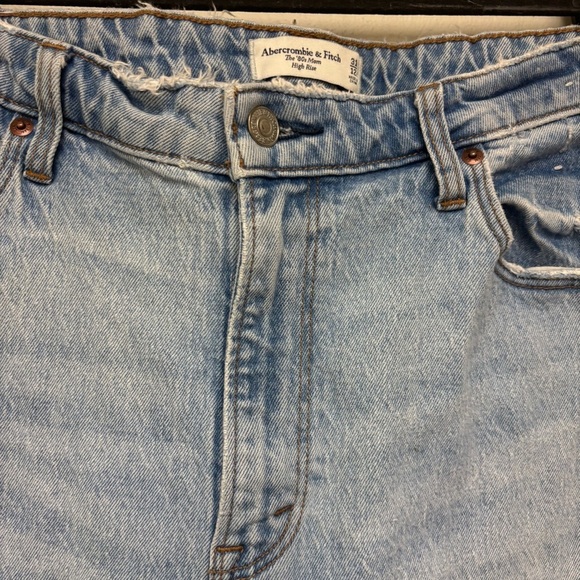 Abercrombie & Fitch 80’s Mom High Rise Jeans - Picture 6 of 12